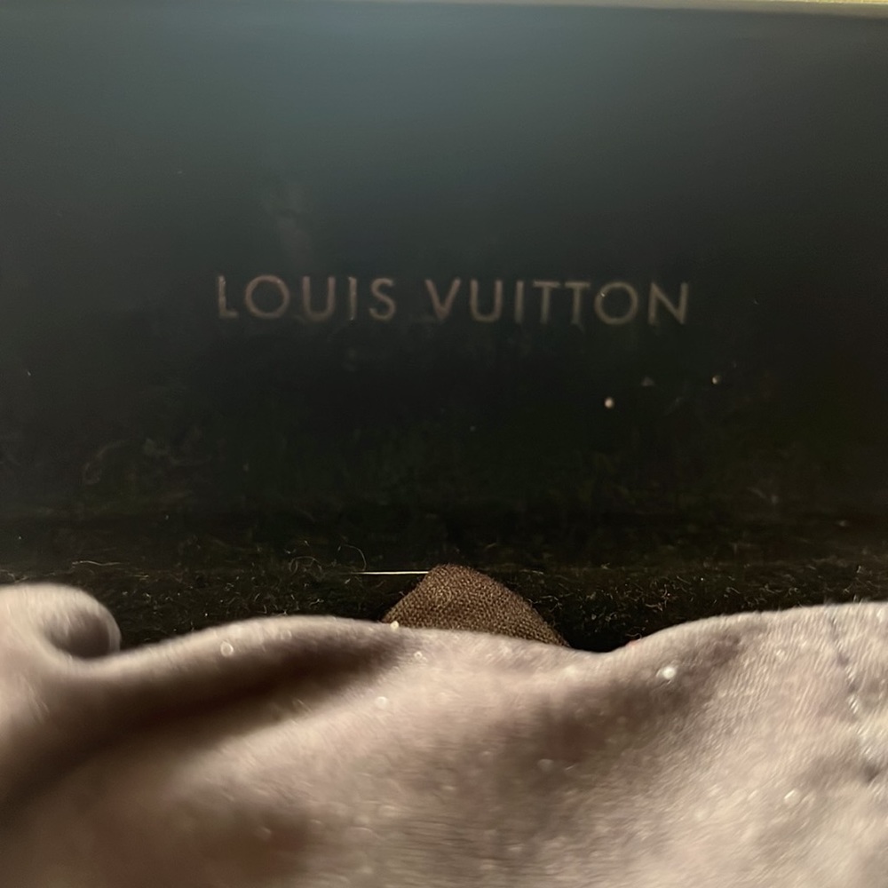 LOUIS VUITTON Swarovski Cat-Eye Fleur Sunglasses - Picture 4 of 16
